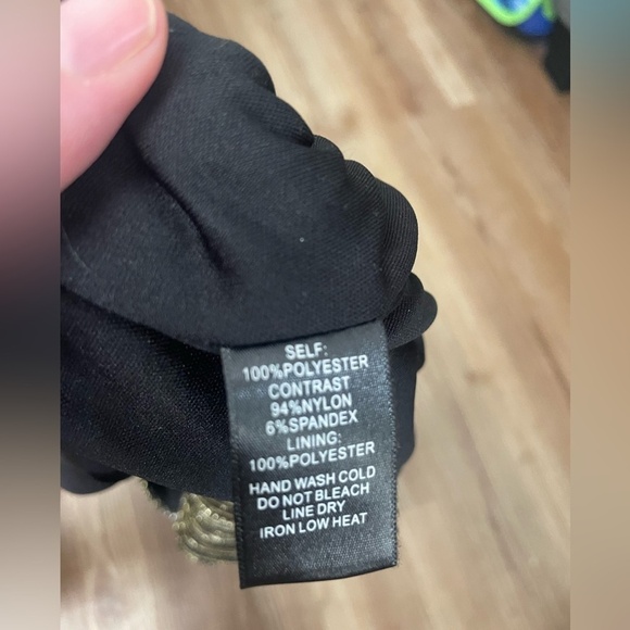 Lulus strappy bodysuit metallic gold and black Size Large - Picture 6 of 6